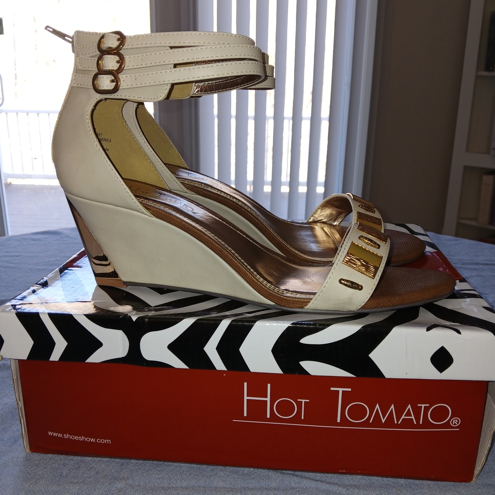 Hot Tomato Women's Cream Wedge Sandals